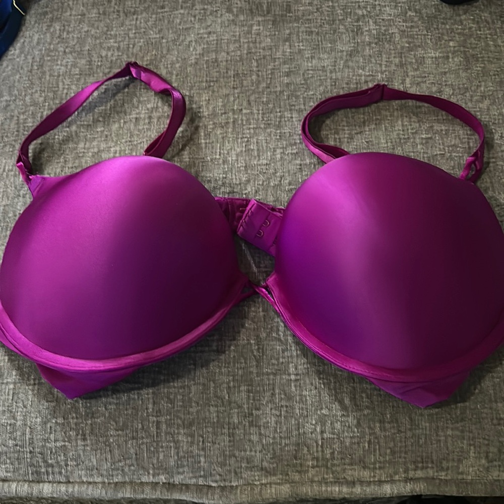 Victoria’s Secret Bombshell 38C